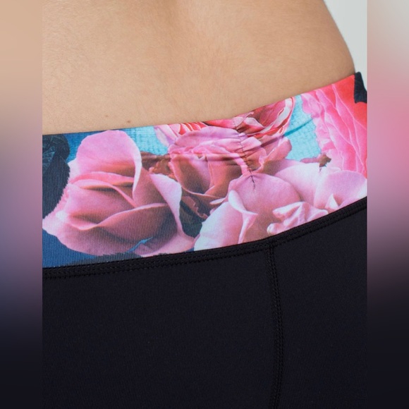 Lululemon Gather and Crow Crop - Picture 6 of 6